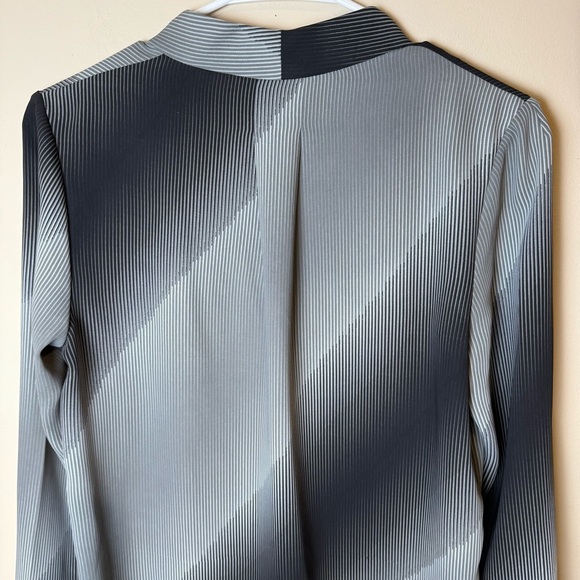 Babaton Gray Pleated Blouse - Picture 6 of 11
